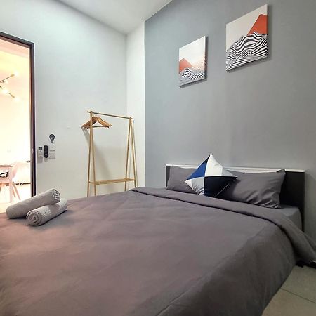 Jelutong Cozy Minimalist Suite At Urban Suites Georgetown By Superstay מראה חיצוני תמונה